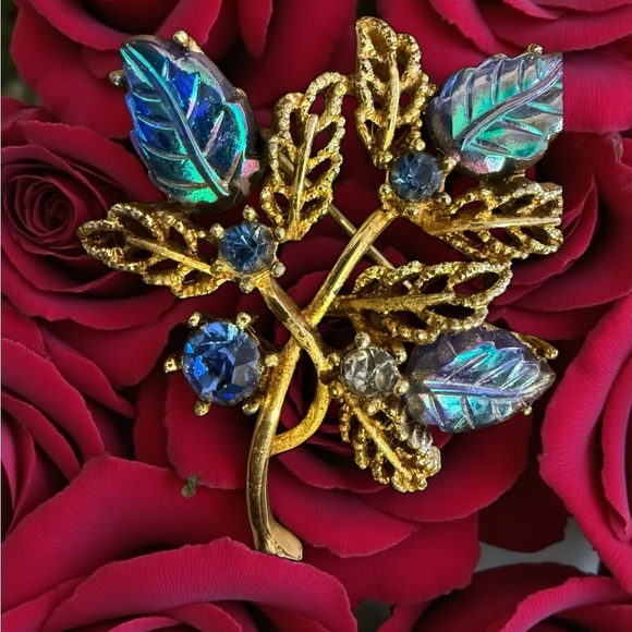 Vintage Blue Aurora Borealis Elegant Gold Leaf Brooch Molded in Glass Leaf - Picture 4 of 12